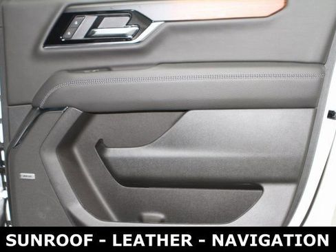 New 2025 GMC Yukon XL Denali w/ Sun & Power Step Package image 26