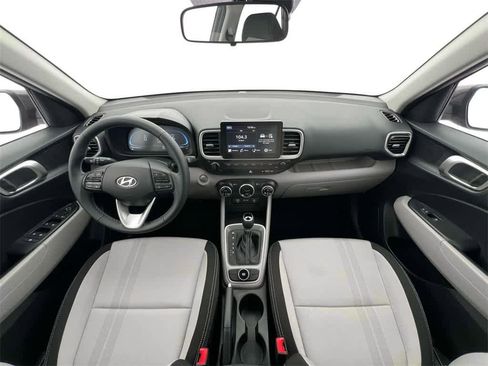 New 2025 Hyundai Venue SEL image 13