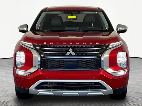 Used 2022 Mitsubishi Outlander SE FWD image 2