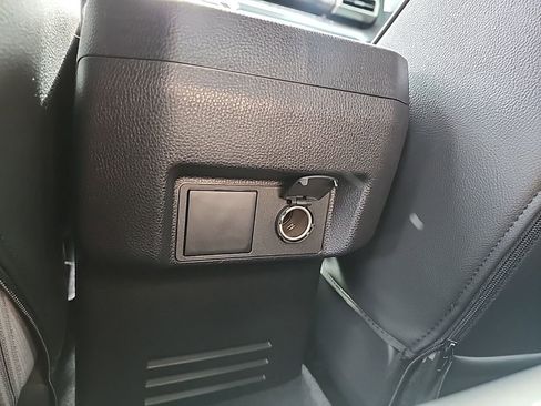 Used 2025 Toyota Tacoma TRD Off-Road image 31