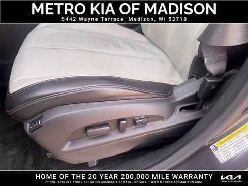Used 2014 Chevrolet Equinox LTZ AWD/4WD image 12