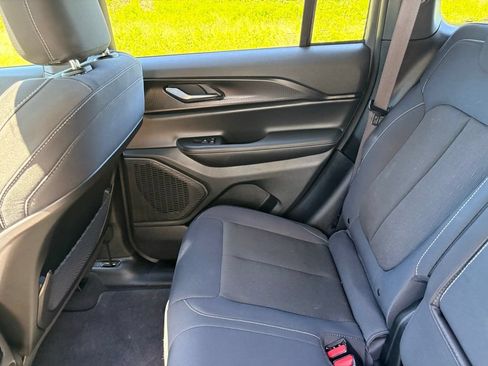 Used 2025 Jeep Grand Cherokee Laredo X AWD/4WD image 43