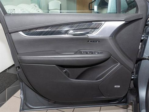 Used 2020 Cadillac XT6 Premium Luxury AWD/4WD image 9