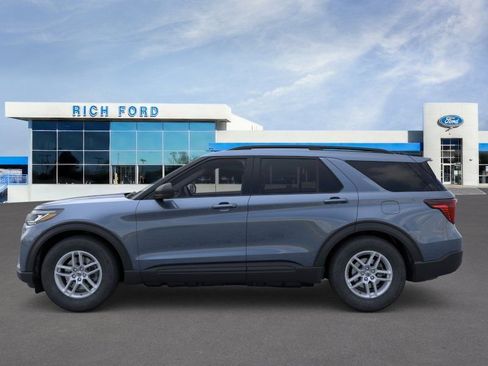 New 2026 Ford Explorer Active RWD image 5