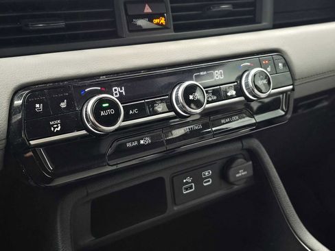 Used 2024 Honda Pilot Elite image 28