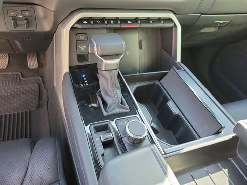 Certified 2025 Toyota Sequoia Platinum AWD/4WD image 6