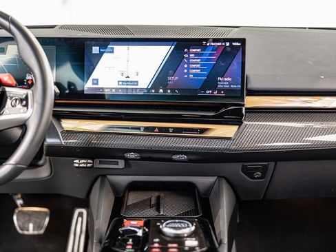 Used 2025 BMW M5 w/ Carbon Package image 37