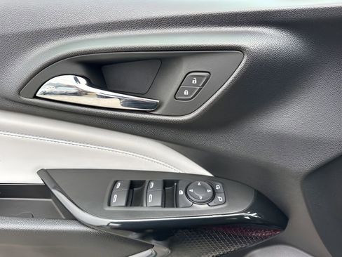 Used 2025 Chevrolet Trax LT w/ LT Convenience Package image 24