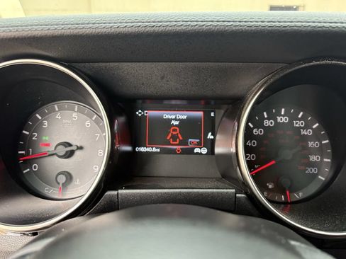 Used 2019 Ford Mustang Shelby GT350 w/ Technology Package RWD image 17