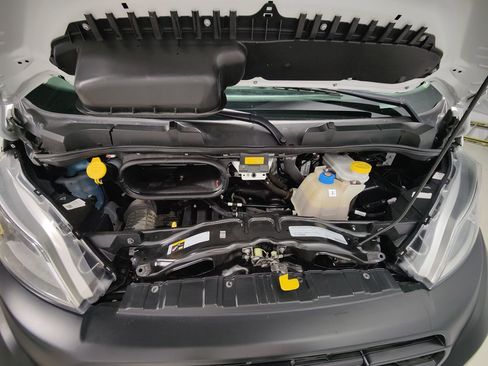 Used 2024 RAM ProMaster 2500 w/ Convenience Group FWD image 3