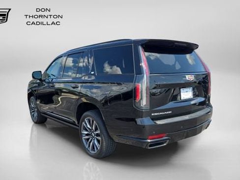 Certified 2023 Cadillac Escalade Sport Platinum w/ Heavy-Duty Trailer Package AWD/4WD image 3