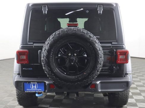 Used 2024 Jeep Wrangler Unlimited image 11