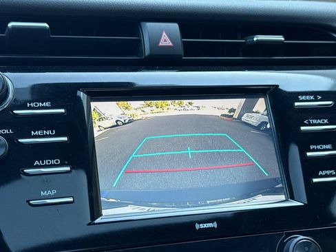 Used 2020 Toyota Camry SE w/ Blackout Package FWD image 39