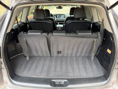 Used 2018 Toyota Highlander XLE image 27