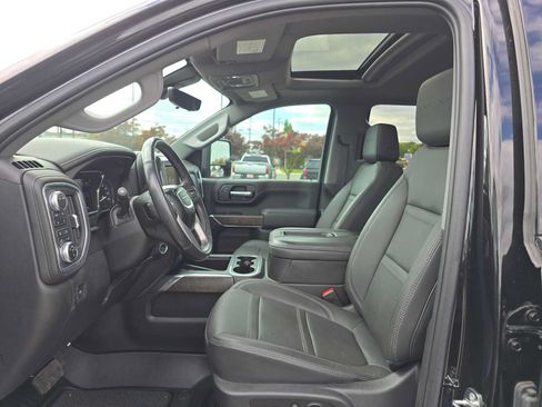 Used 2022 GMC Sierra 3500 Denali w/ Denali Black Diamond Edition AWD/4WD image 22