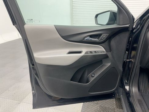 Used 2018 Chevrolet Equinox LT image 20