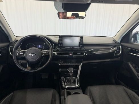 Used 2021 Kia Seltos EX AWD/4WD image 4
