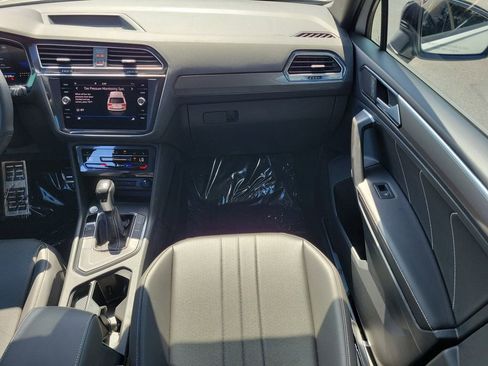 Used 2024 Volkswagen Tiguan SE R-Line FWD image 16