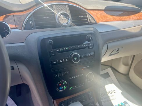 Used 2012 Buick Enclave Leather FWD image 16