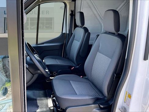 New 2026 Ford Transit 250 148 Medium Roof RWD image 25