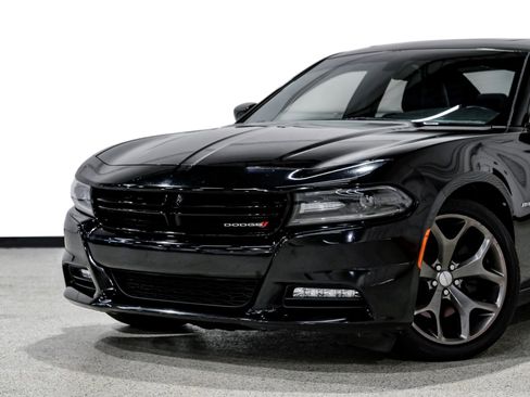 Used 2015 Dodge Charger R/T w/ Plus Group RWD image 10
