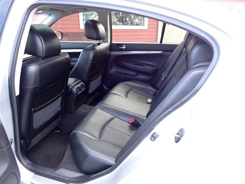 Used 2013 INFINITI G37 x Sedan w/ Premium Pkg AWD/4WD image 8