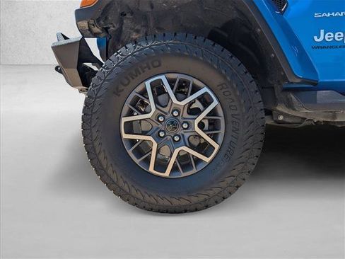 Used 2024 Jeep Wrangler Sahara image 21