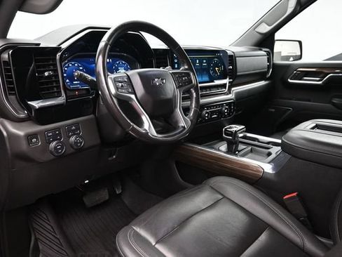 Used 2022 Chevrolet Silverado 1500 LT Trail Boss w/ Convenience Package II AWD/4WD image 21