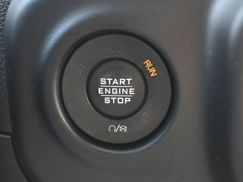 Used 2019 Jeep Wrangler Unlimited Sahara AWD/4WD image 34