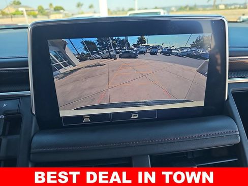 Used 2021 Chevrolet Suburban RST AWD/4WD image 24