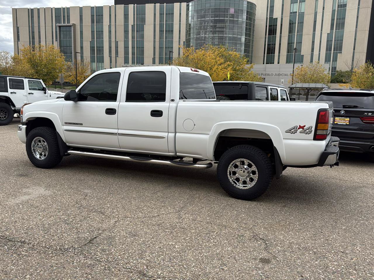 Used 2005 GMC Sierra 2500 SLE AWD/4WD image 2