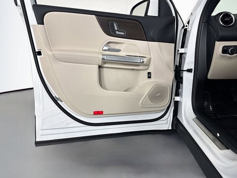 New 2026 Mercedes-Benz GLB 250 image 20