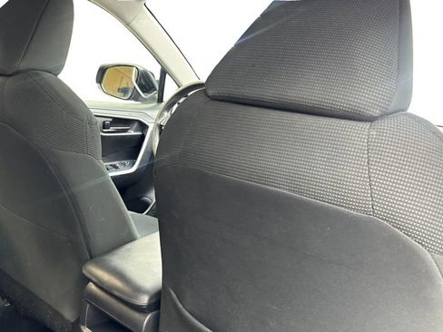 Used 2021 Toyota RAV4 LE FWD image 41