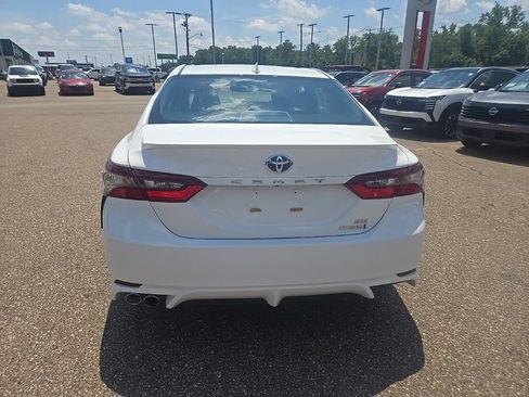 Used 2023 Toyota Camry SE FWD image 7