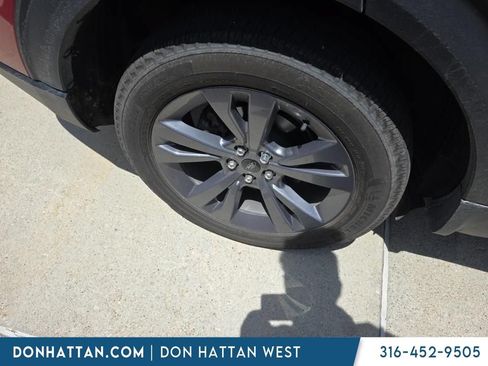 Used 2023 Ford Explorer XLT w/ Equipment Group 202A AWD/4WD image 11
