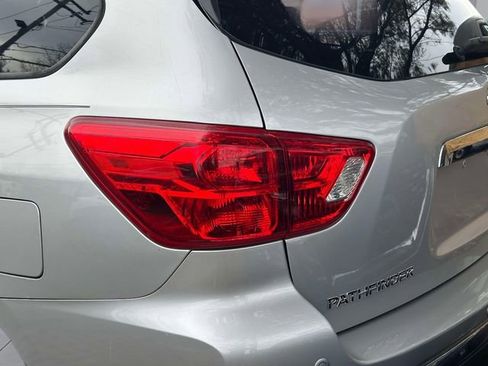 Used 2019 Nissan Pathfinder S AWD/4WD image 11