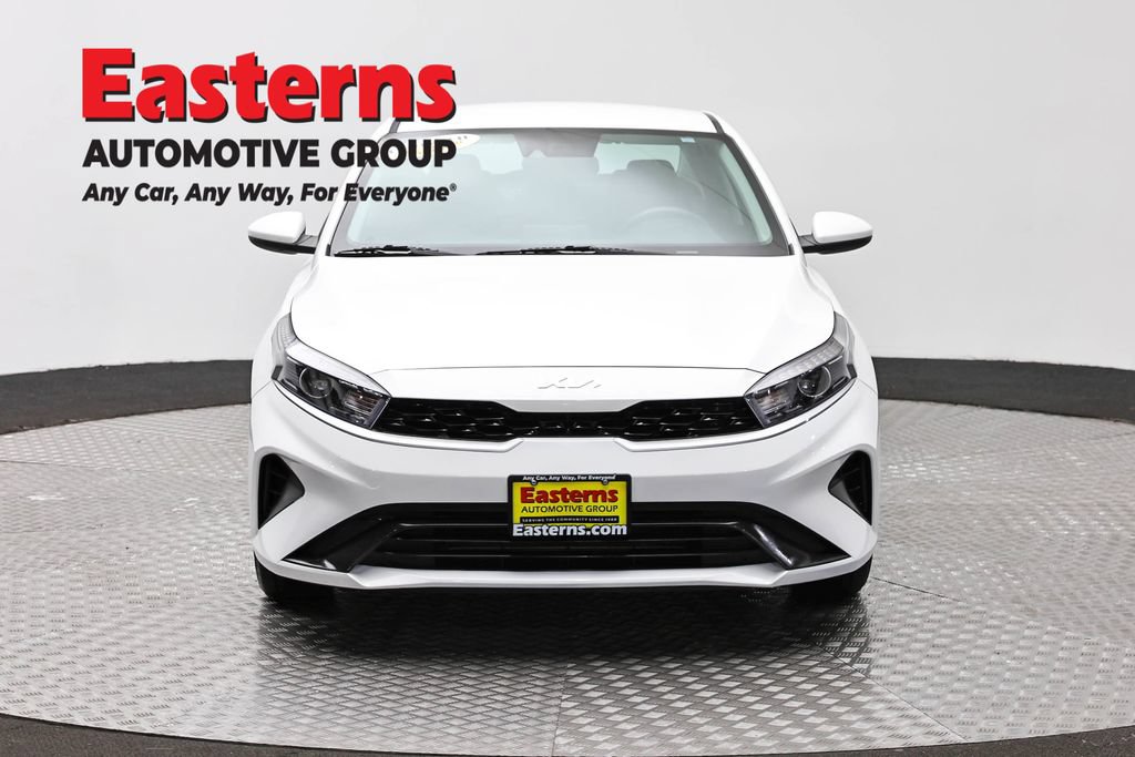Used 2023 Kia Forte LXS FWD image 3