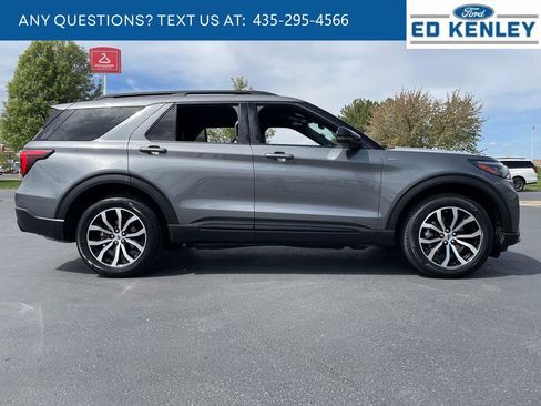 Used 2025 Ford Explorer ST-Line AWD/4WD image 27
