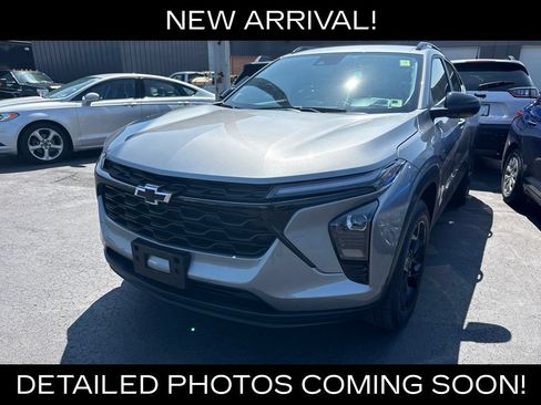 Used 2026 Chevrolet Trax LT w/ Driver Confidence Package FWD image 1