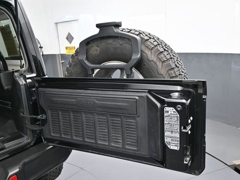 Used 2022 Jeep Wrangler Unlimited Sport w/ Xtreme Recon 35" Tire Package AWD/4WD image 38