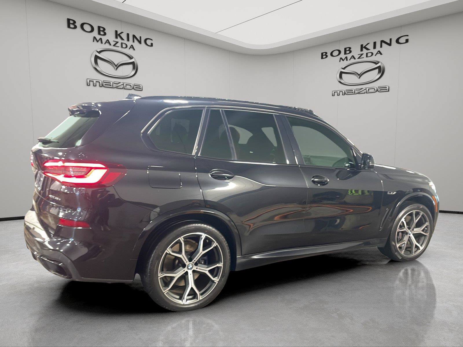Used 2022 BMW X5 xDrive45e w/ M Sport Package AWD/4WD image 5