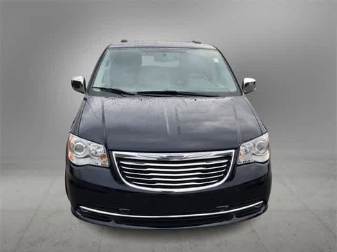 Used 2014 Chrysler Town & Country Limited w/ Luxury Group image 9