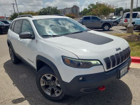 Used 2019 Jeep Cherokee Trailhawk w/ Cold Weather Group AWD/4WD image 3
