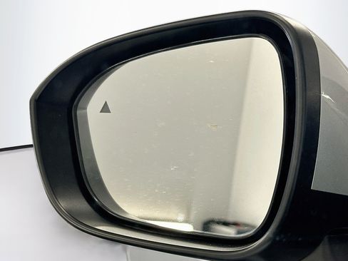 Used 2023 Nissan Rogue SV AWD/4WD image 16