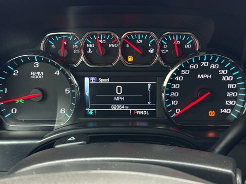 Used 2018 Chevrolet Silverado 1500 LT w/ All Star Edition RWD image 22