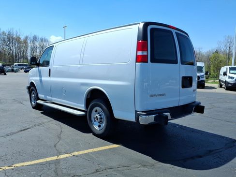 Used 2024 GMC Savana 2500 w/ Driver Convenience Package RWD image 9