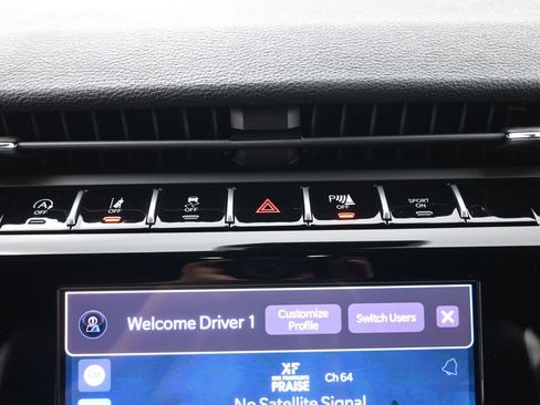 New 2025 Jeep Grand Cherokee Laredo image 7