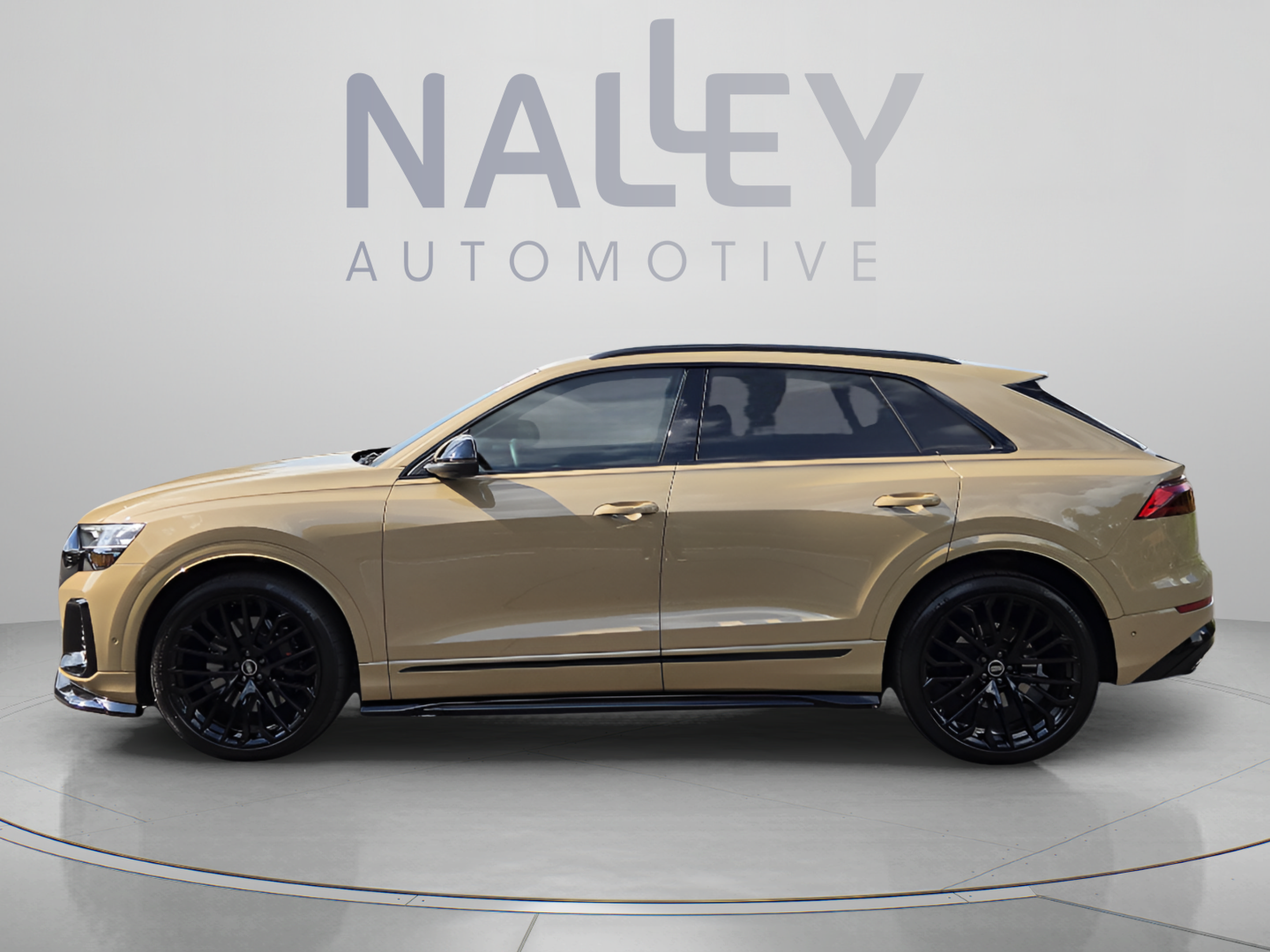 Used 2024 Audi SQ8 Premium Plus AWD/4WD image 2