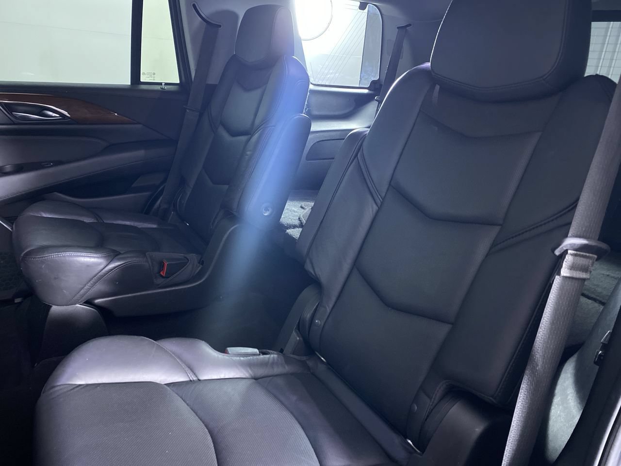 Certified 2018 Cadillac Escalade Premium Luxury AWD/4WD image 15