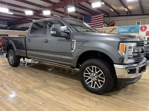 Used 2019 Ford F350 Lariat w/ Lariat Ultimate Package AWD/4WD image 3